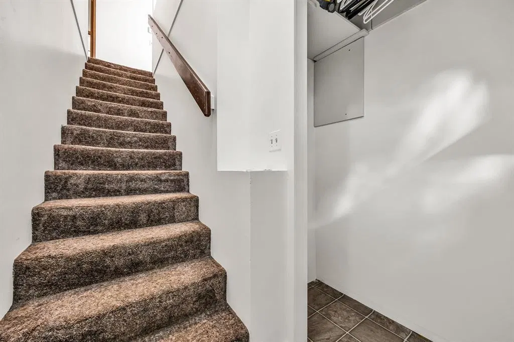 Photo 5 of 25 at #4 – 19690 56 Avenue