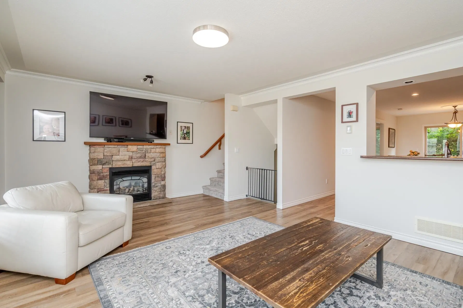 Photo 4 of 33 at #24 – 46840 Russell Road