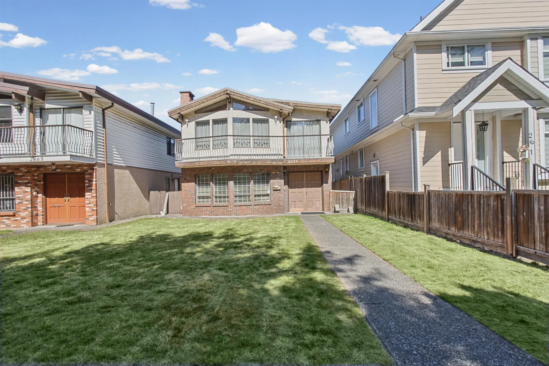Photo 2 of 23 at 2671 E 41st Avenue