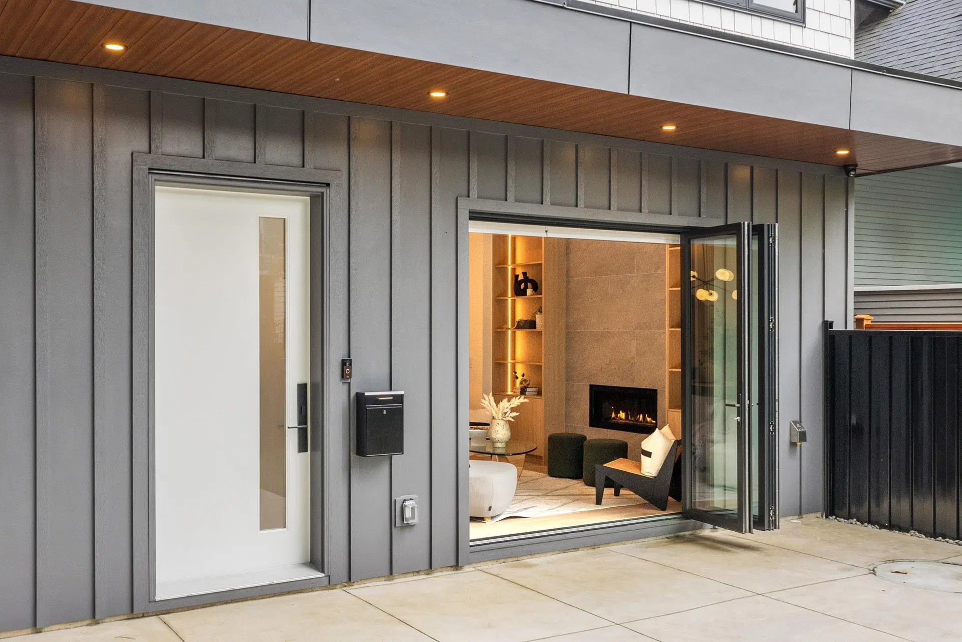 Photo 2 of 37 at #1 – 3873 W 22nd Avenue
