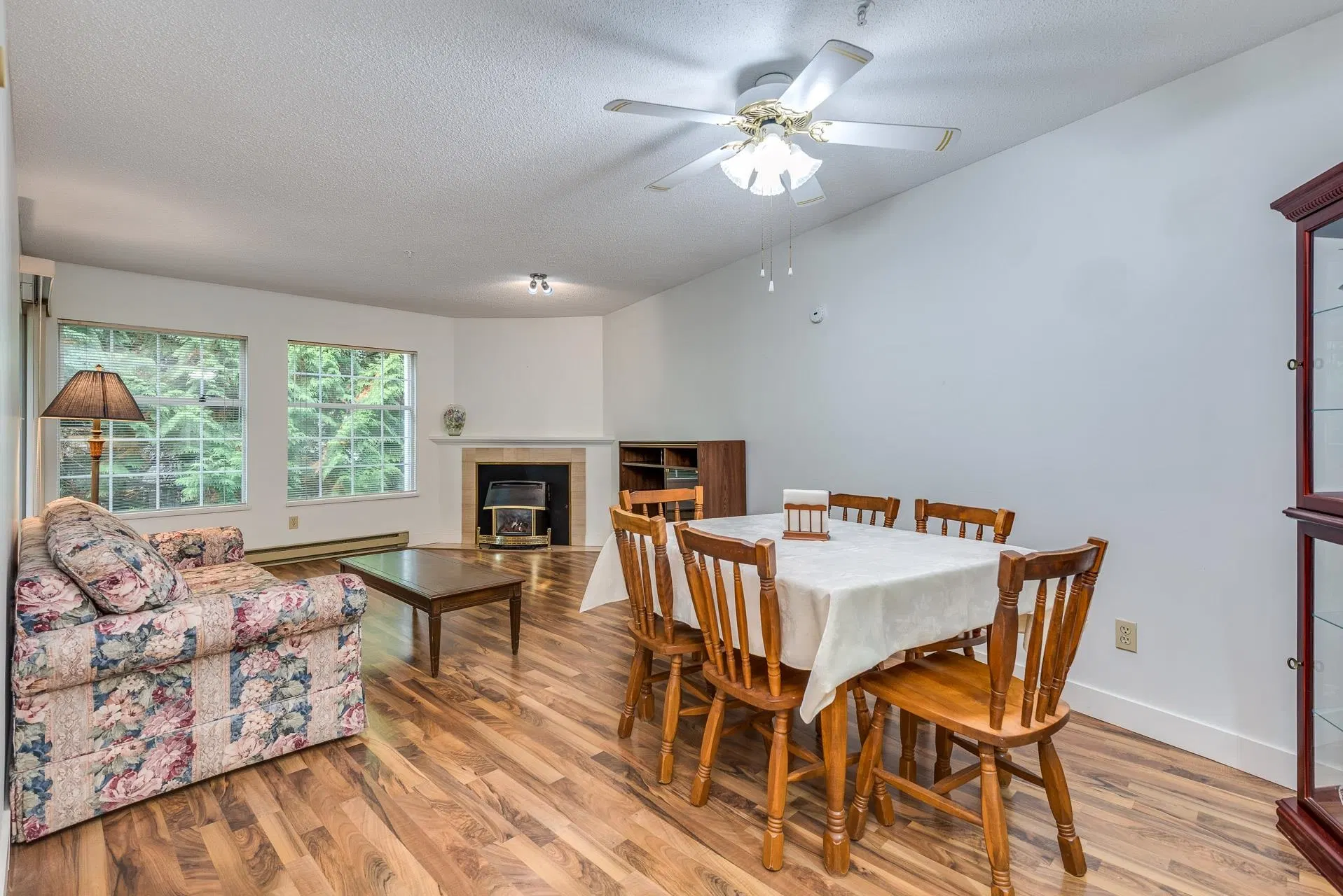 Photo 3 of 28 at #303 – 2963 Burlington Drive