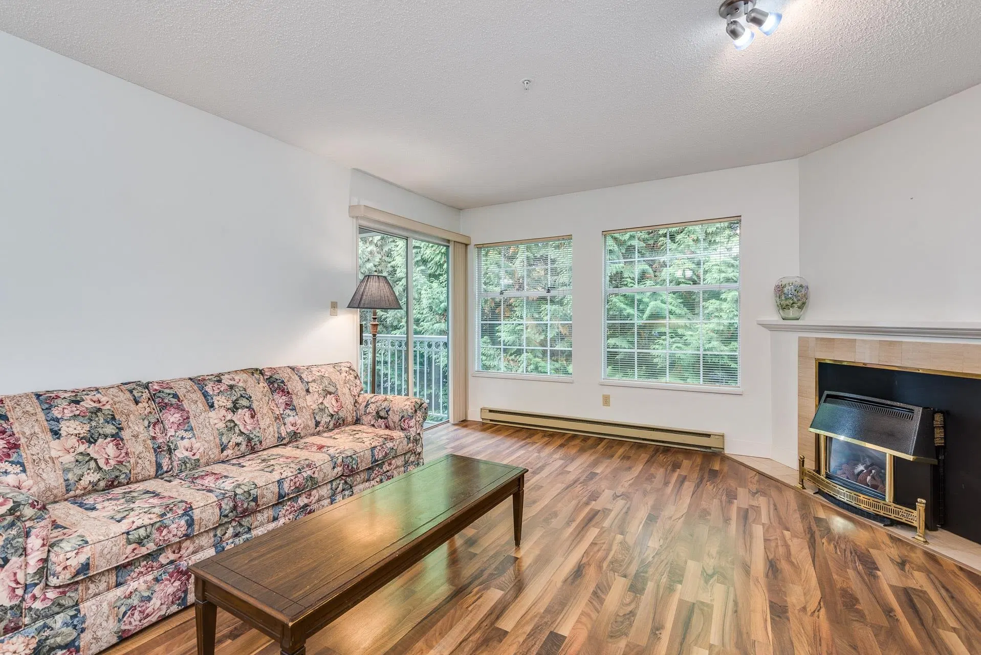 Photo 5 of 28 at #303 – 2963 Burlington Drive