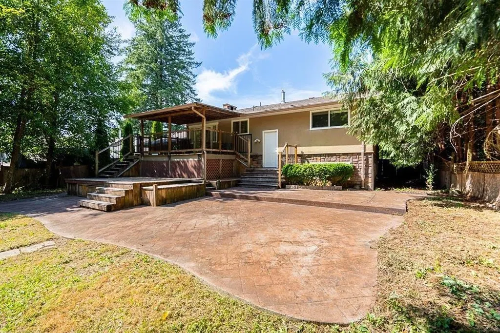 Photo 4 of 40 at 24084 102 Avenue