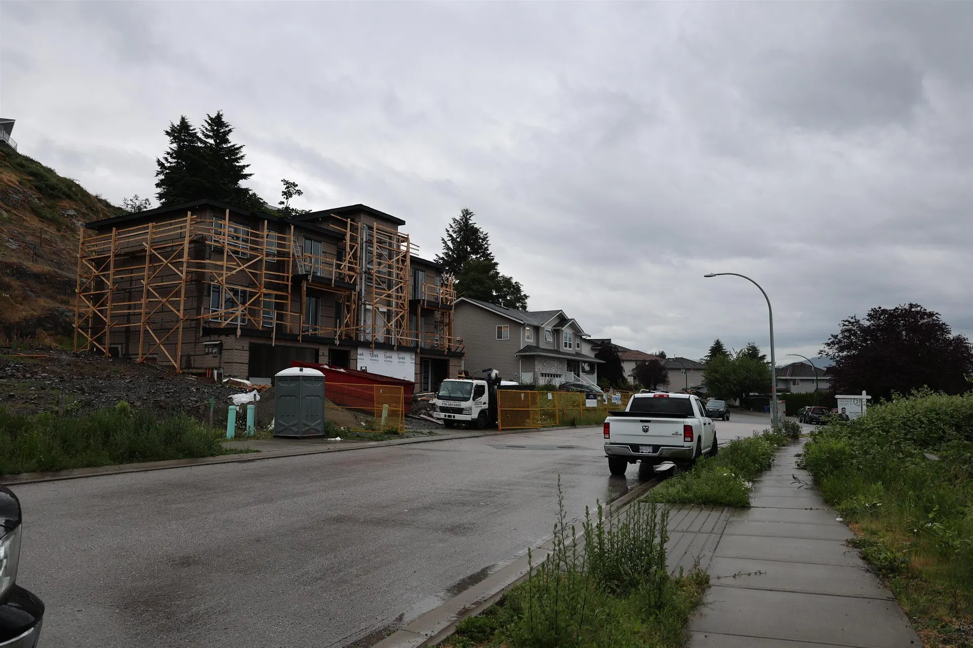 Photo 5 of 5 at 35668 Canterbury Avenue