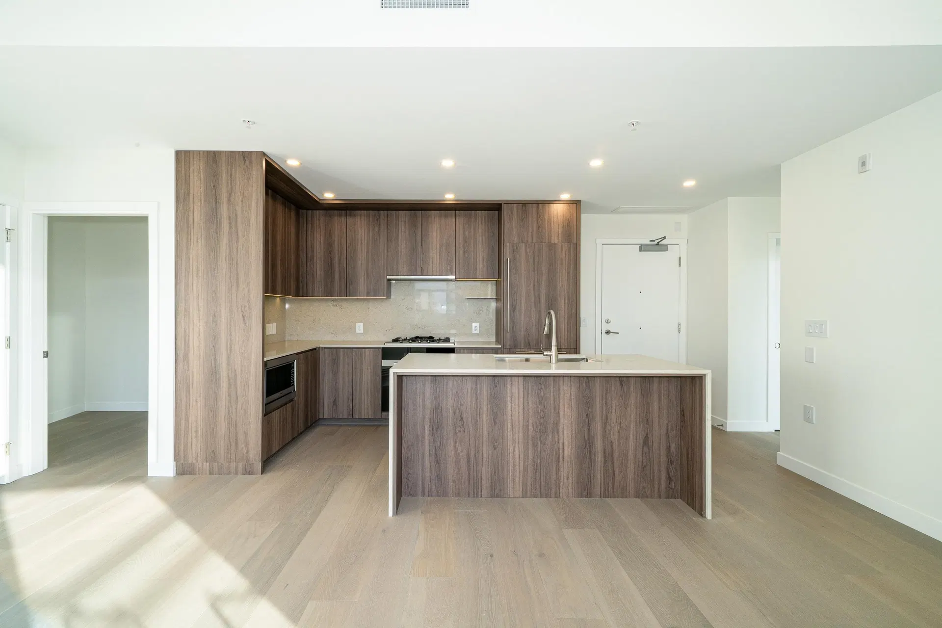 Photo 5 of 22 at #506 – 5212 Cambie Street