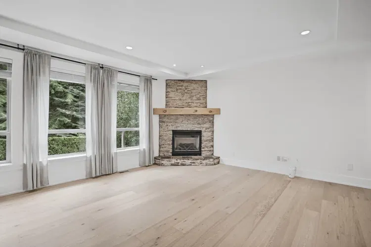 Photo 5 of 39 at #12 – 3800 Golf Course Drive