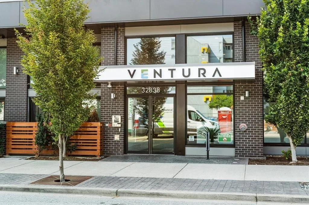 Photo 4 of 40 at #201 – 32838 Ventura Avenue