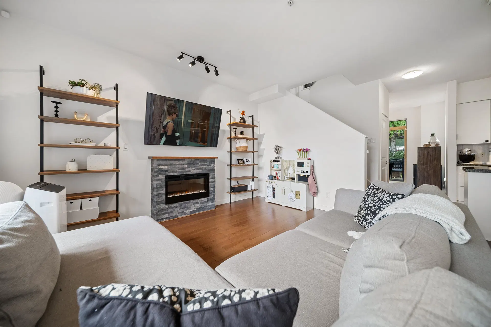 Photo 1 of 40 at #6 – 4132 Halifax Street