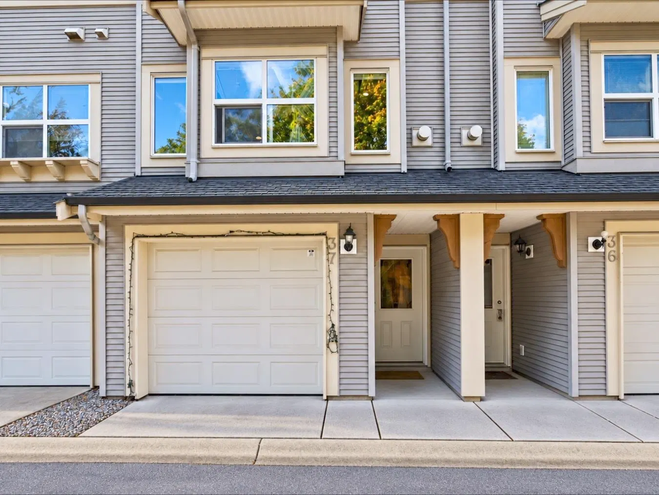 Photo 2 of 39 at #37 – 6366 126 Street
