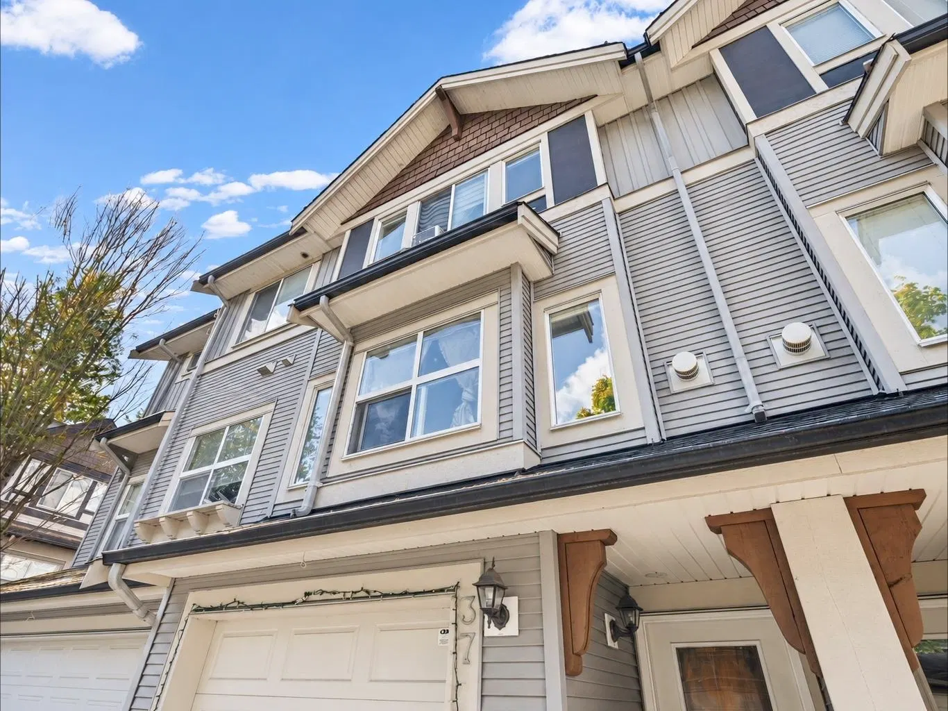 Photo 5 of 39 at #37 – 6366 126 Street