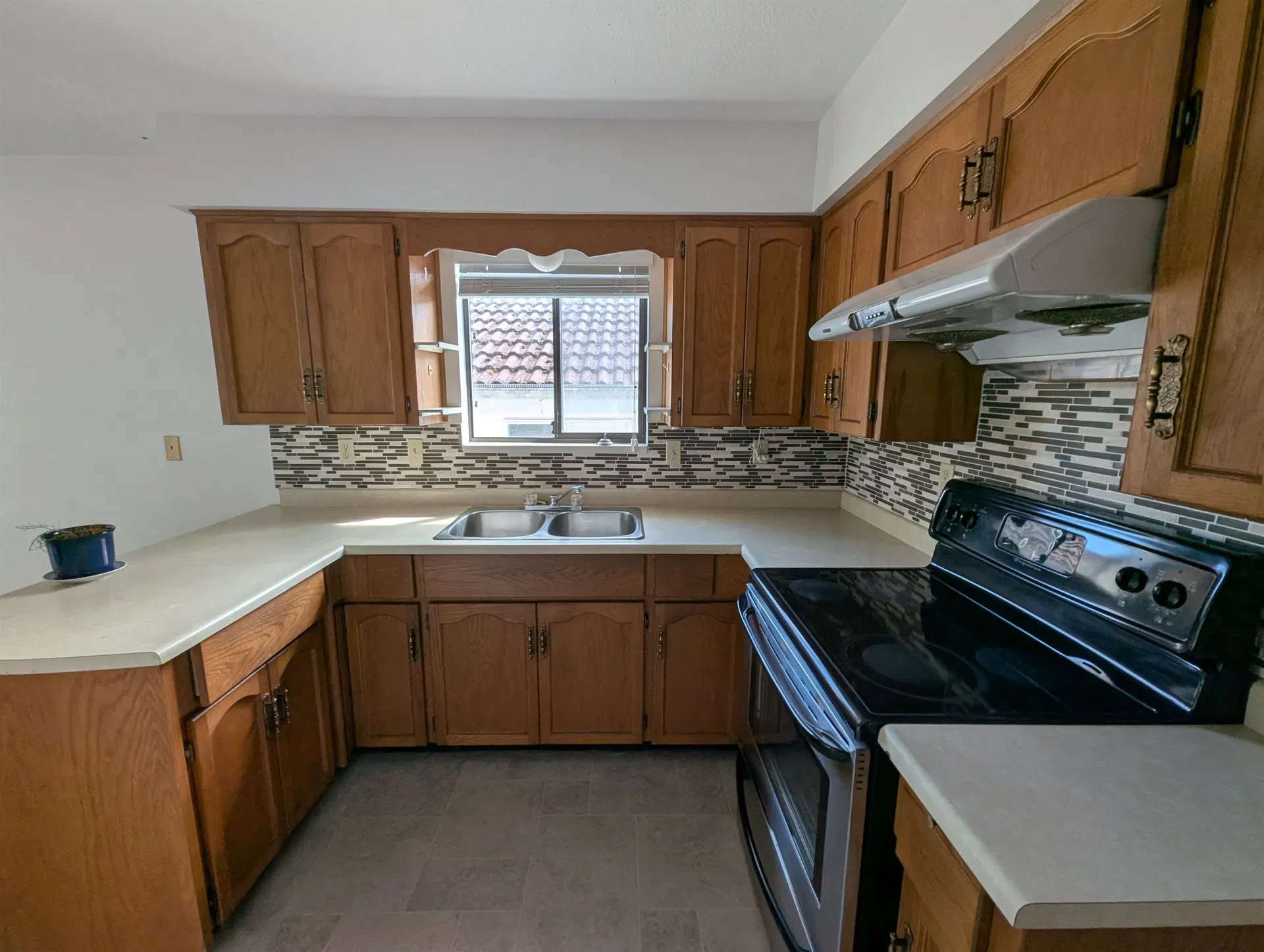 Photo 1 of 23 at 2759 Euclid Avenue