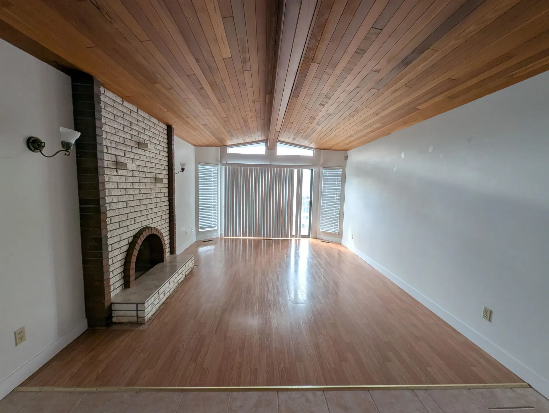 Photo 5 of 23 at 2759 Euclid Avenue