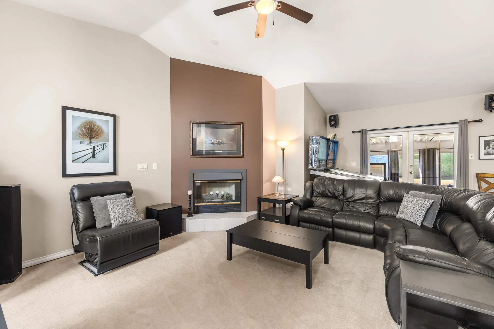 Photo 5 of 39 at 15430 Kilmore Close