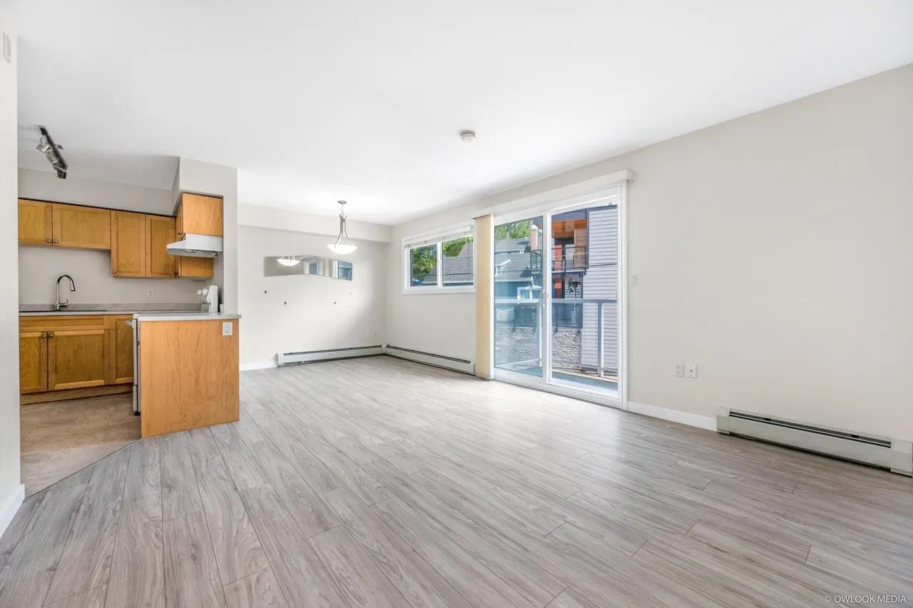 Photo 4 of 25 at #103 – 14881 Marine Drive Drive
