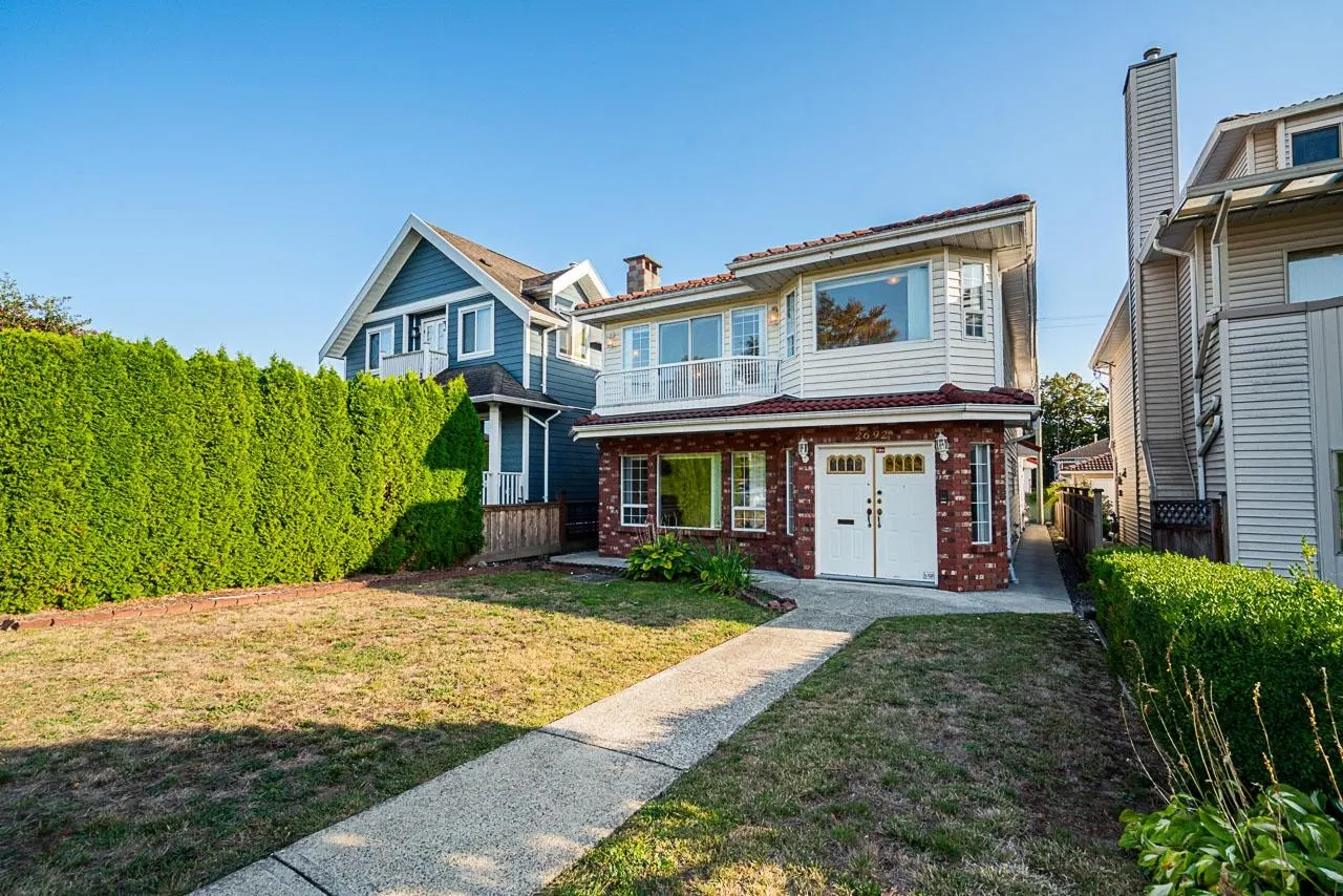 Photo 2 of 40 at 2692 E 46th Avenue