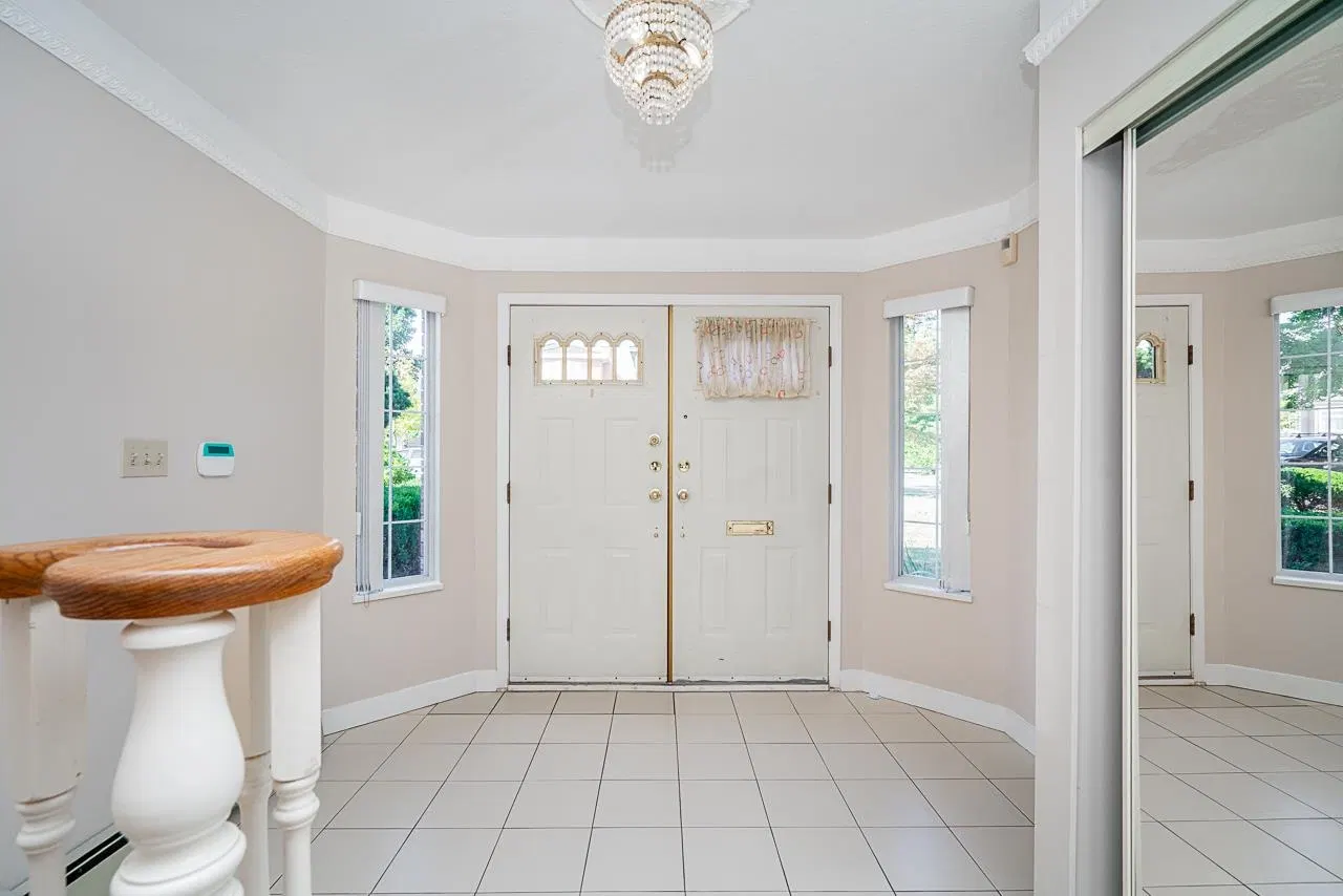 Photo 4 of 40 at 2692 E 46th Avenue