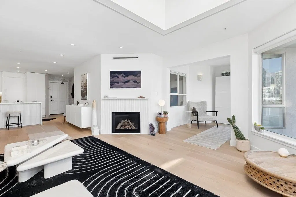 Photo 5 of 39 at PH 409 – 1859 Spyglass Place