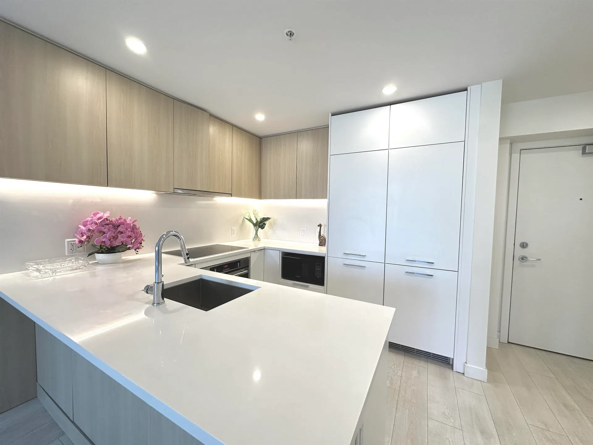 Photo 4 of 30 at TH16 – 13318 104 Avenue