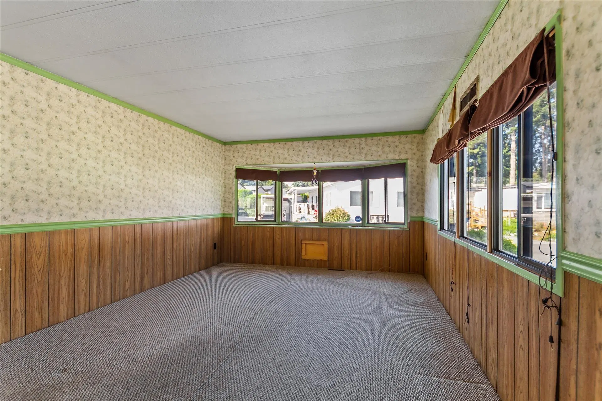 Photo 4 of 18 at #18 – 11876 Poplar Drive