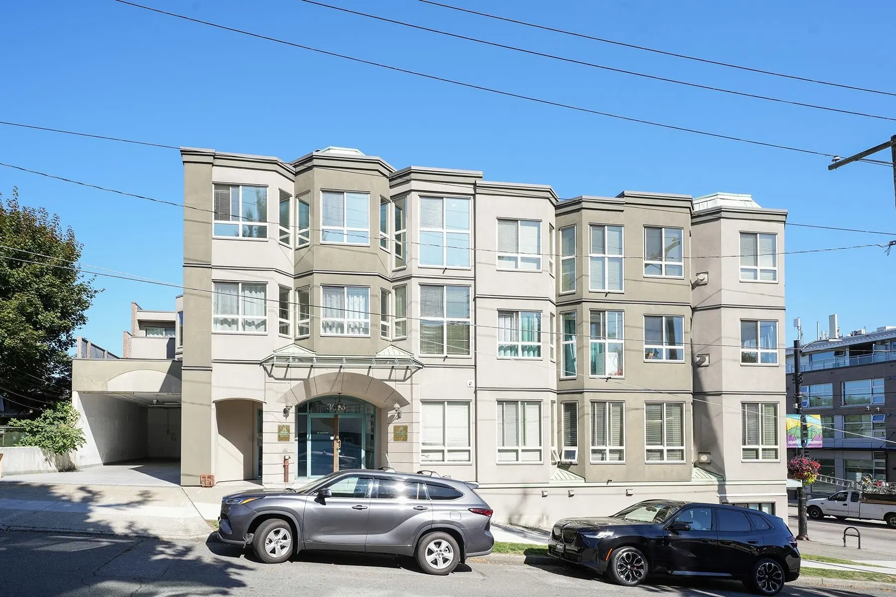 #305 – 3615 17th Avenue