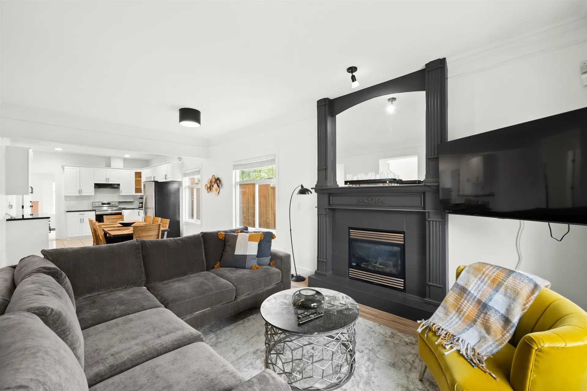 Photo 3 of 26 at 4086 Dominion Street