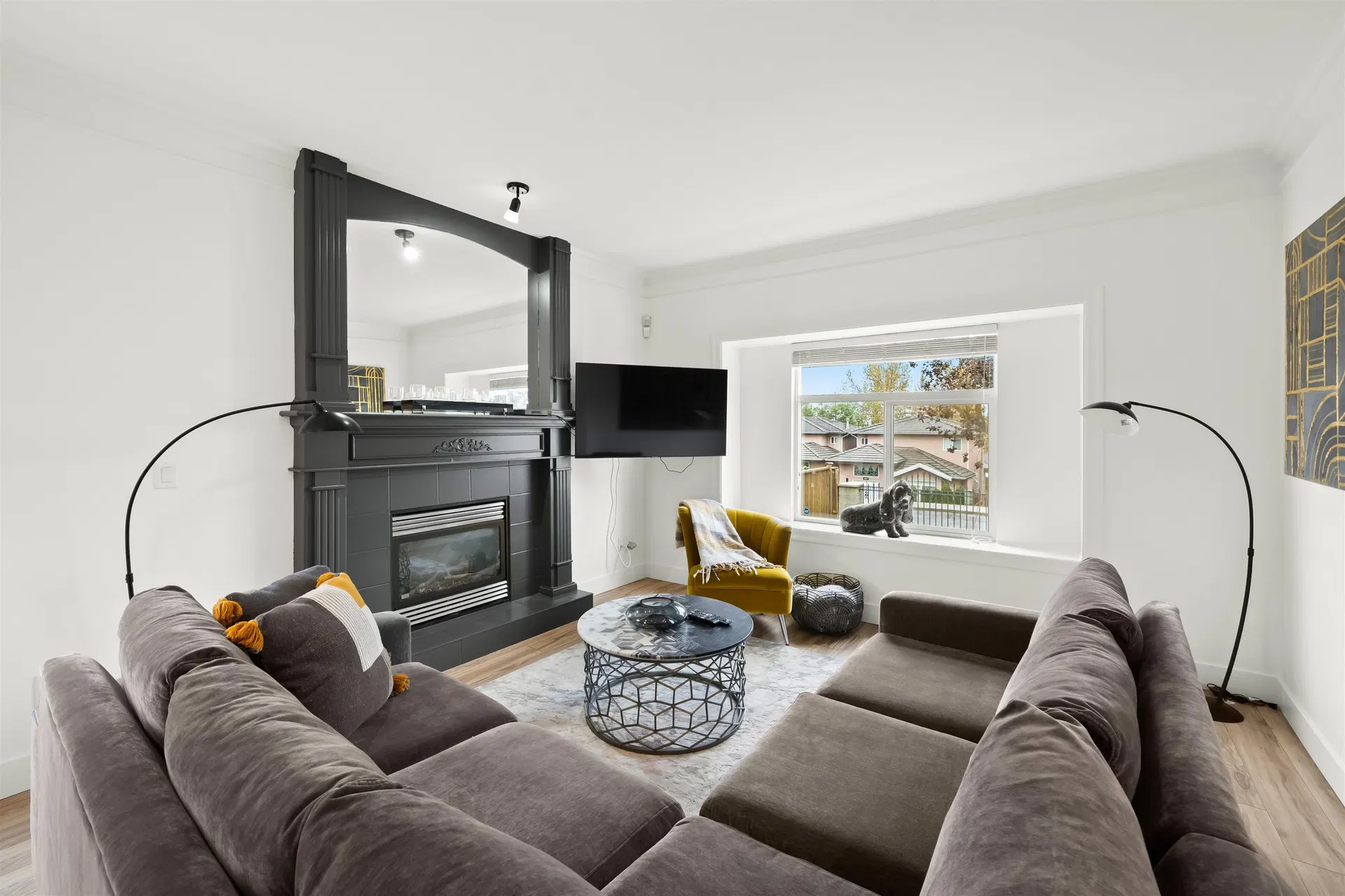 Photo 4 of 26 at 4086 Dominion Street