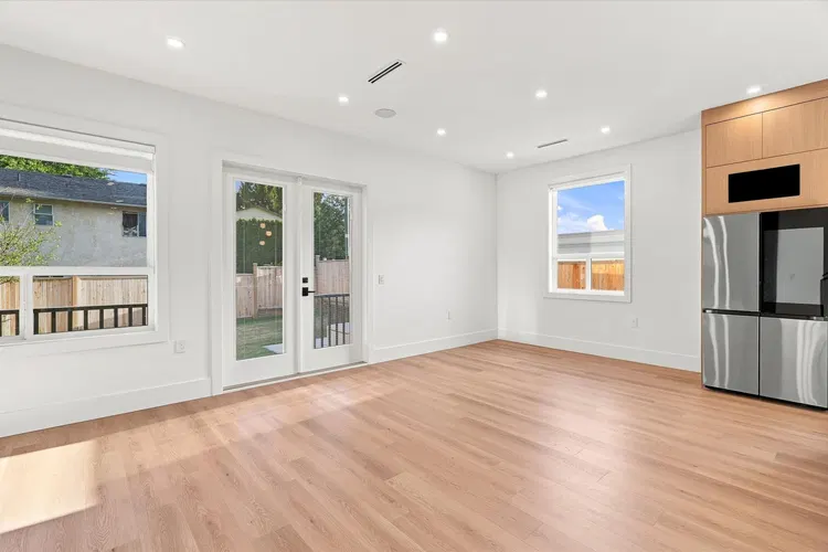 Photo 4 of 37 at 11768 92 Avenue