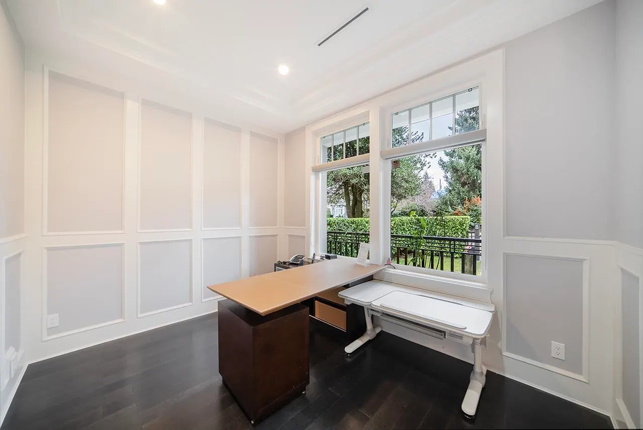Photo 5 of 32 at 1420 W 53rd Avenue