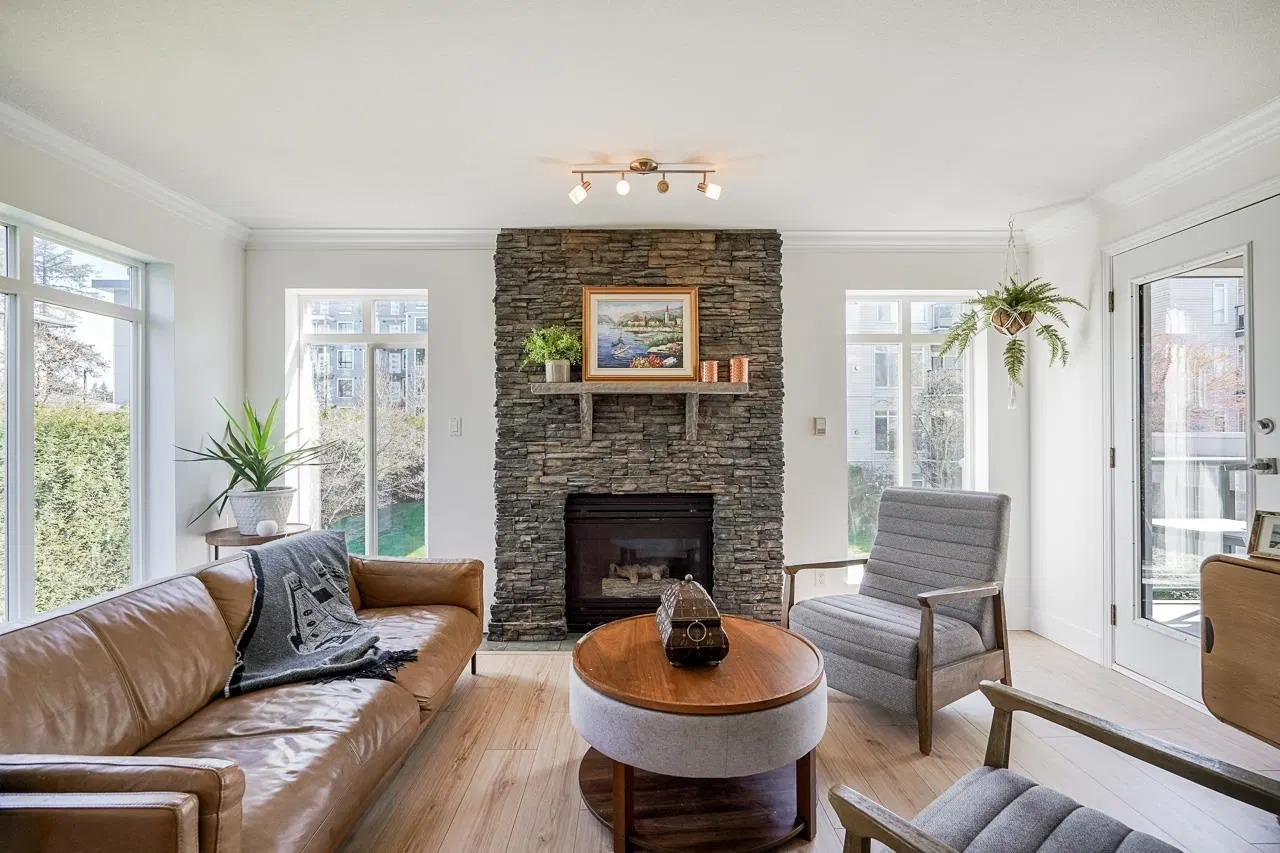 Photo 5 of 34 at #208 – 32075 George Ferguson Way