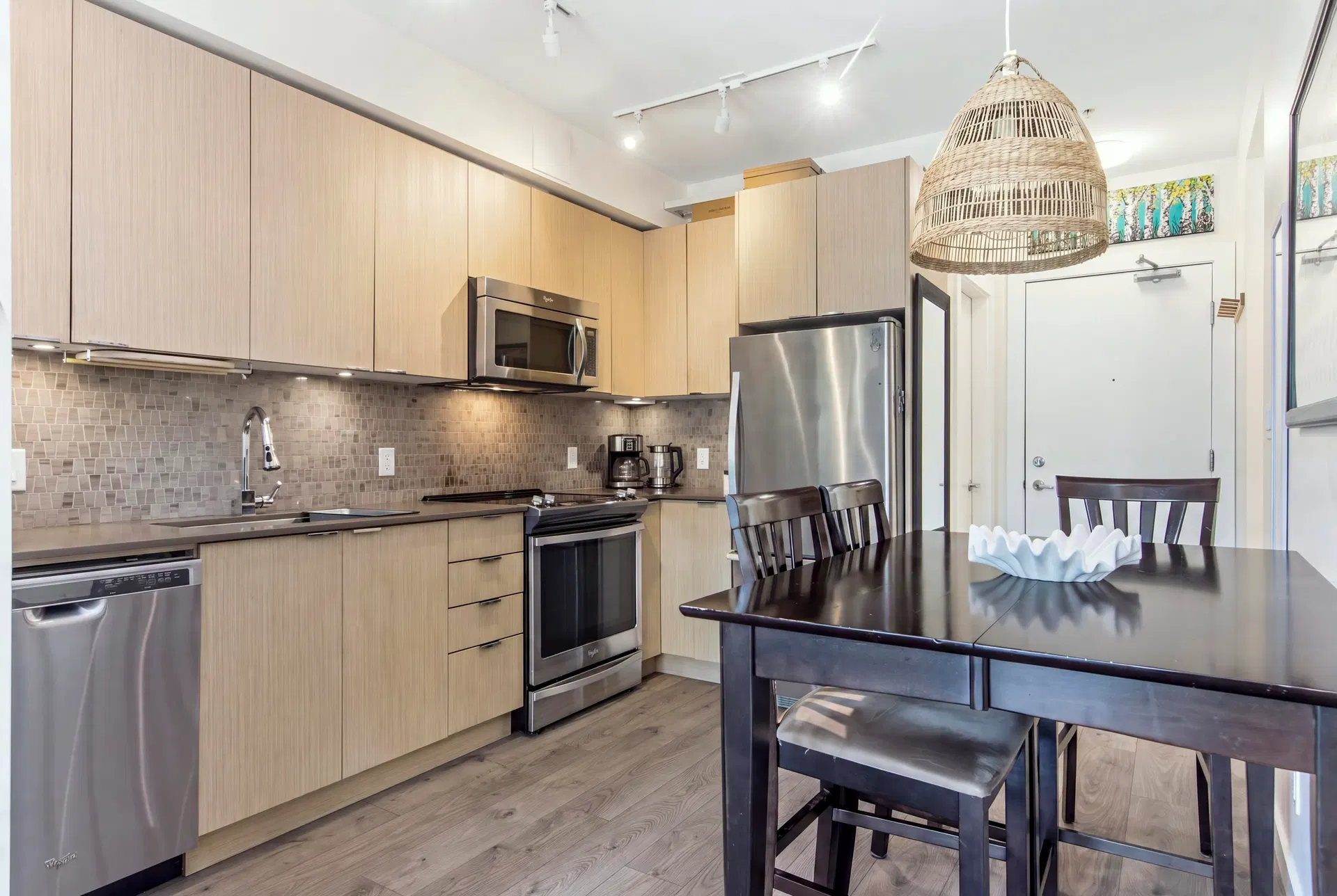 Photo 3 of 16 at #310 – 1150 Bailey Street