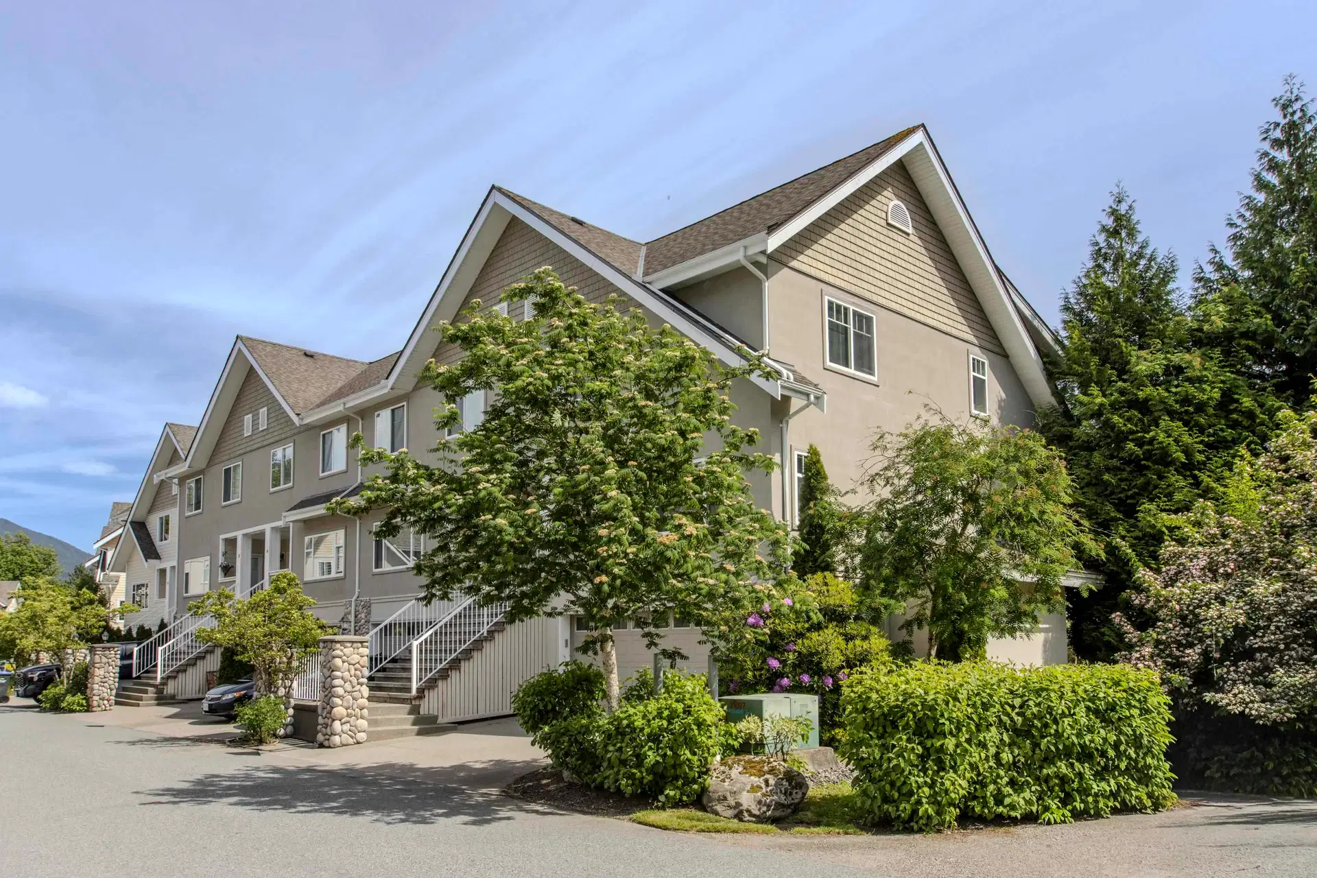 #2 – 1200 Edgewater Drive
