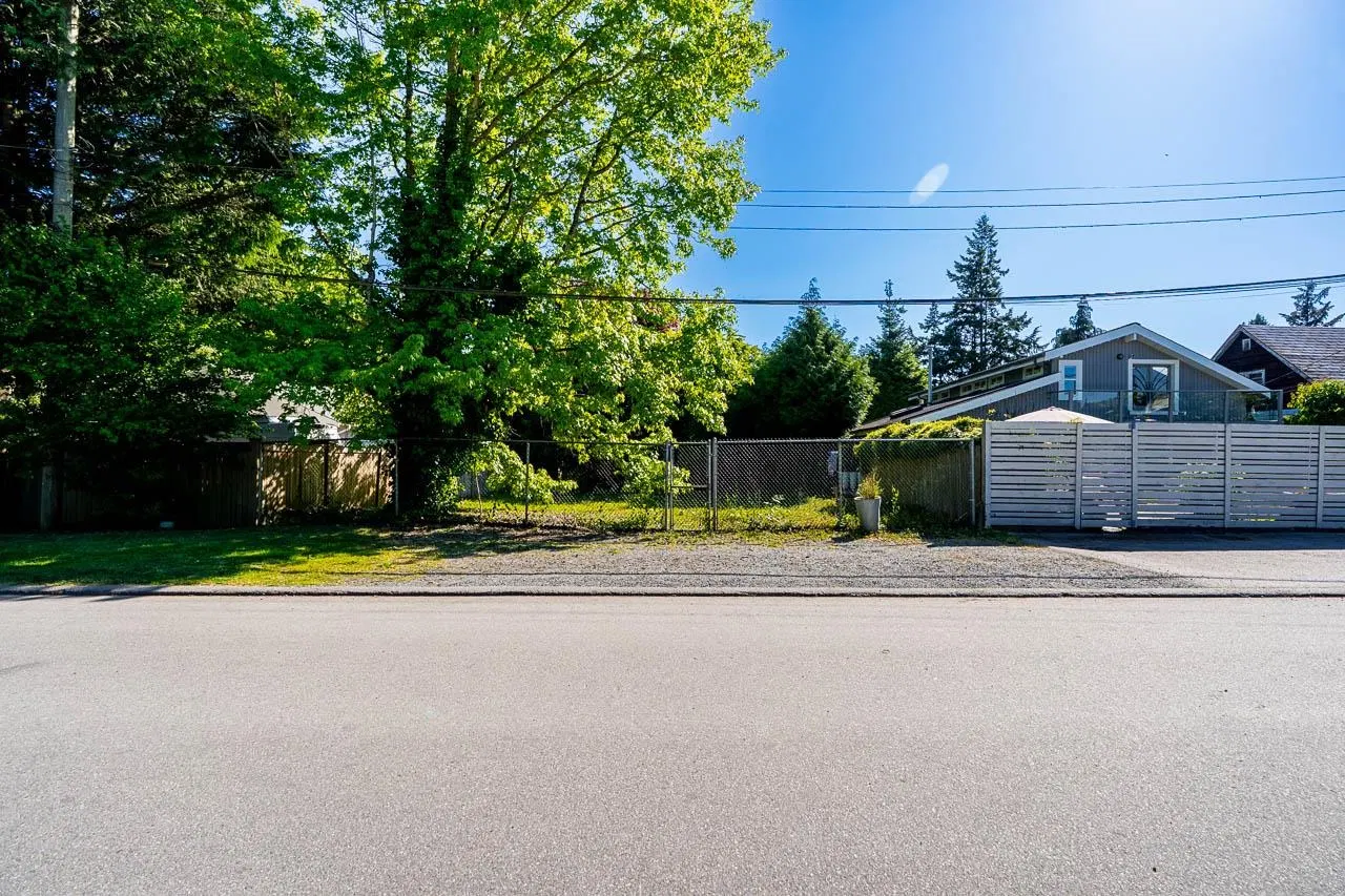 Photo 3 of 31 at 12276 Agar Street