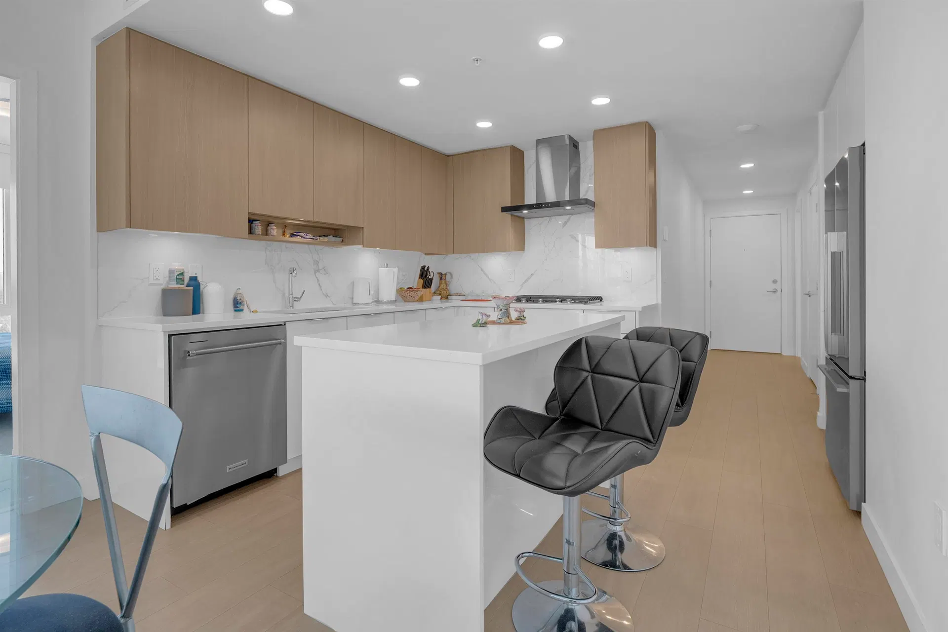 Photo 4 of 27 at #1106 – 7769 Park Crescent