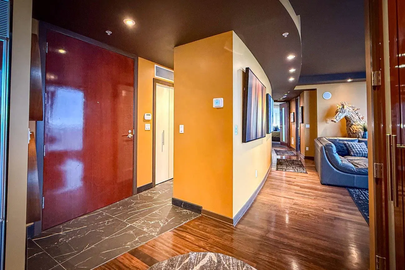 Photo 2 of 39 at #4803 – 938 Nelson Street