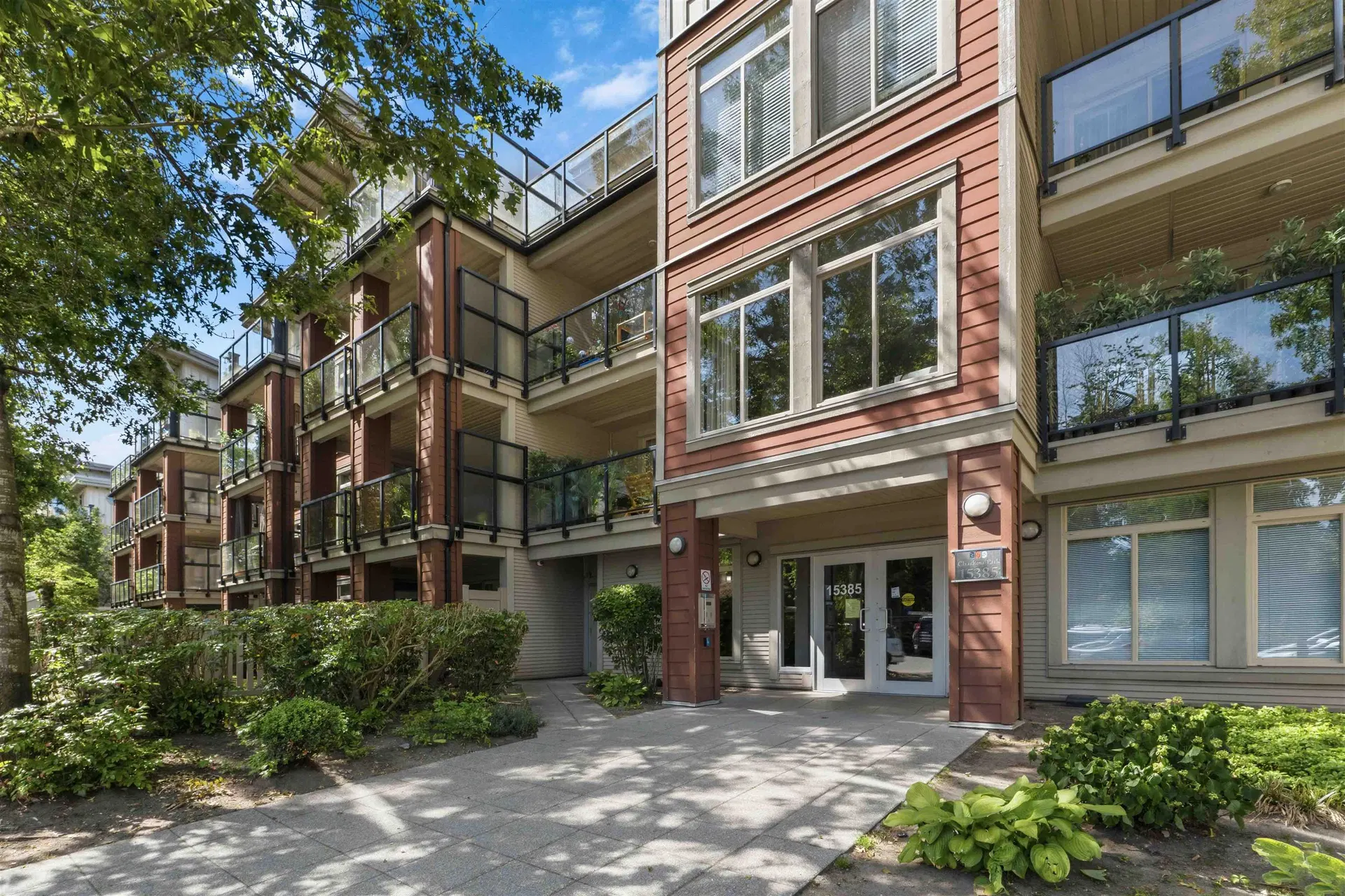 Photo 3 of 40 at #421 – 15385 101a Avenue