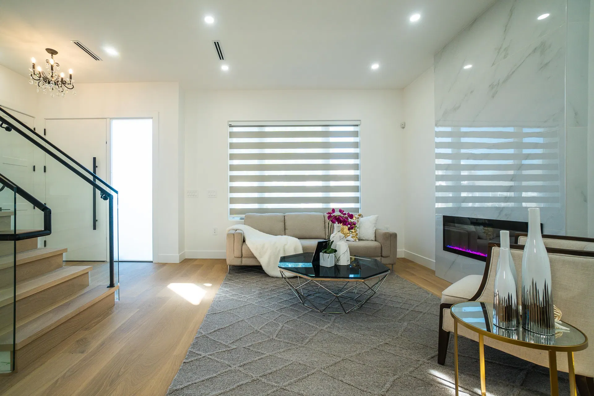 Photo 5 of 38 at 4152 Pender Street