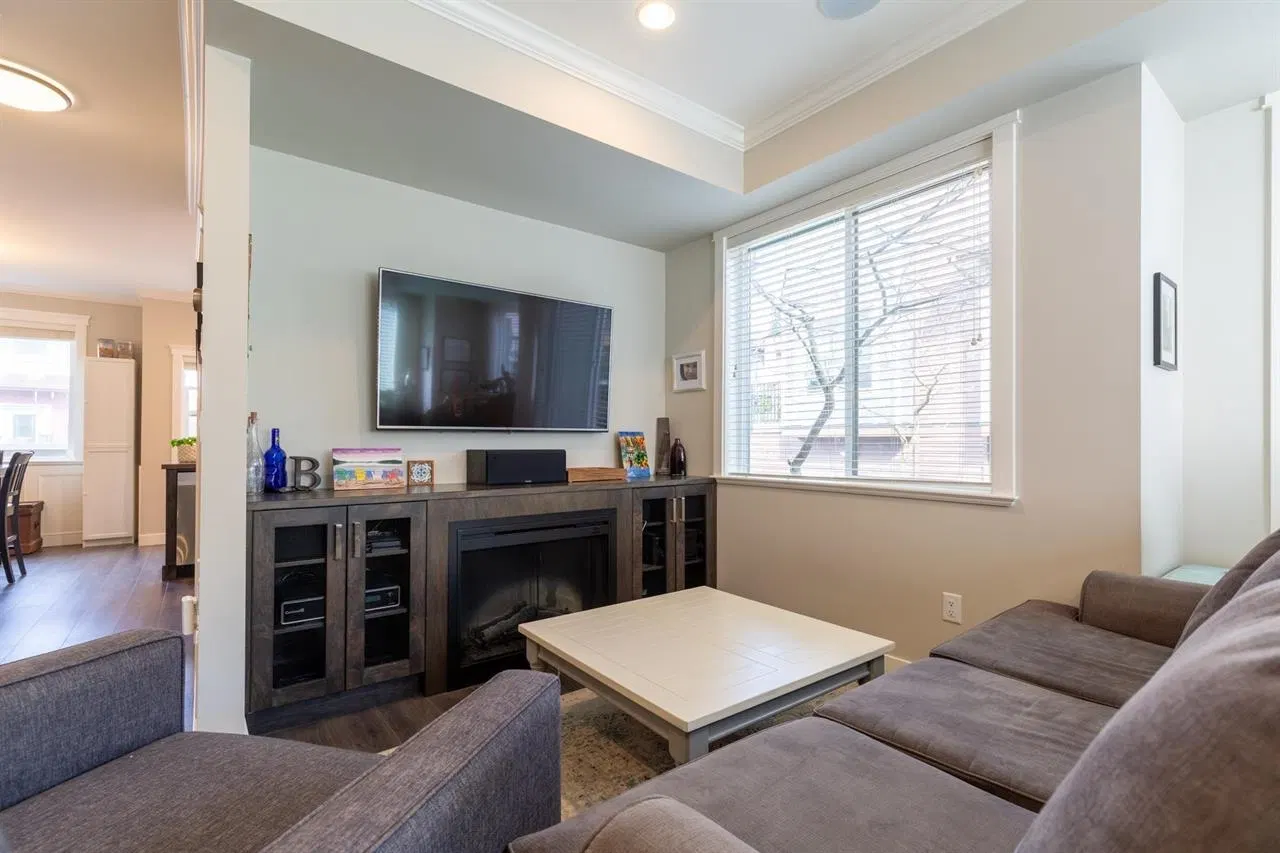 Photo 3 of 40 at #13 – 10480 248 Street