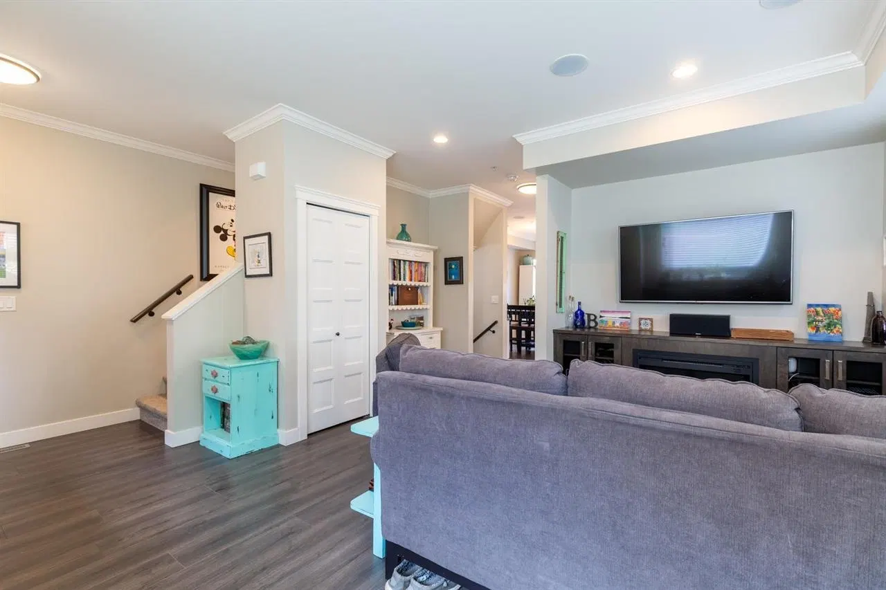 Photo 4 of 40 at #13 – 10480 248 Street
