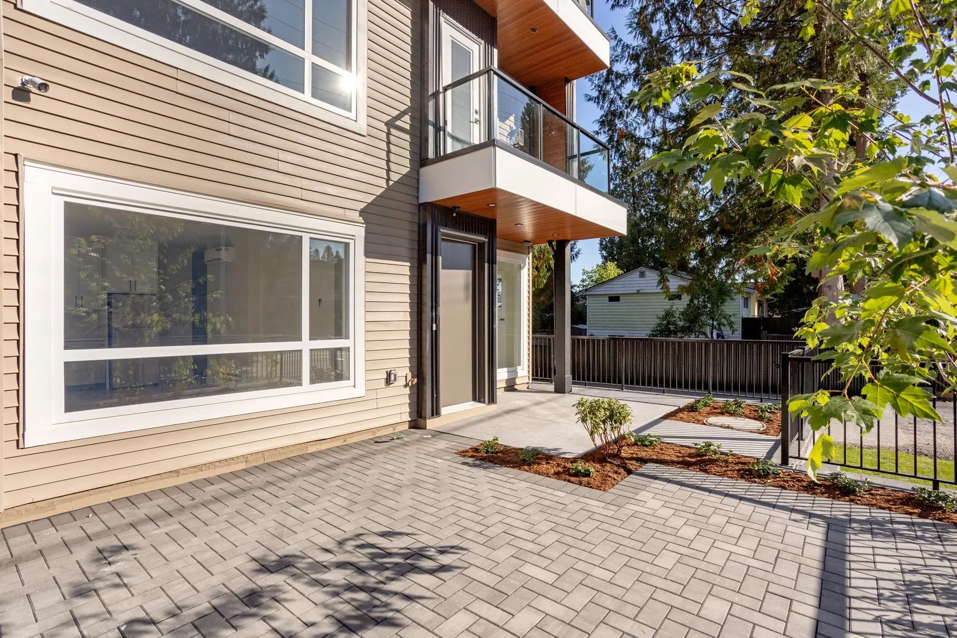 Photo 3 of 39 at #101 – 3532 Hastings Street