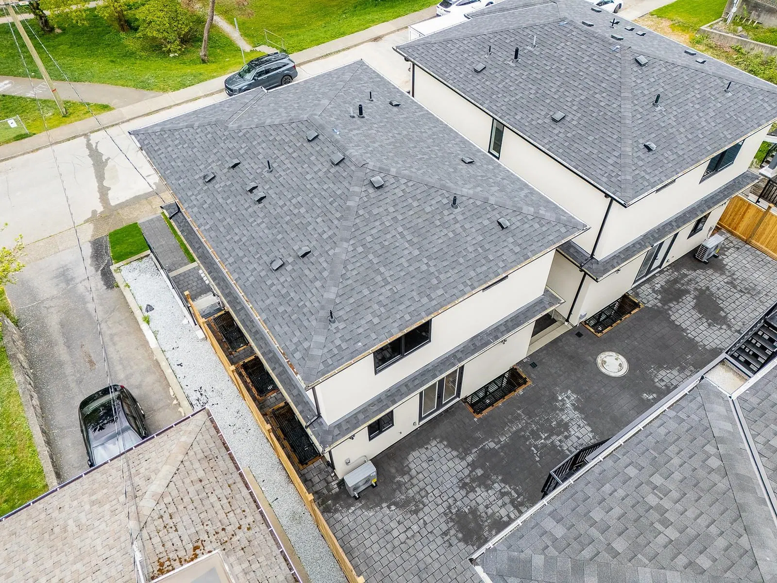 Photo 5 of 32 at #3 – 5953 Winch Street