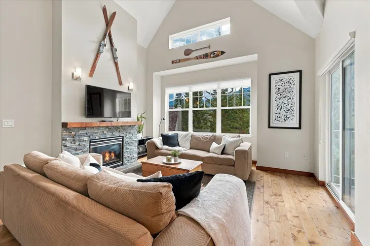 Photo 2 of 27 at #309 – 3300 Ptarmigan Place