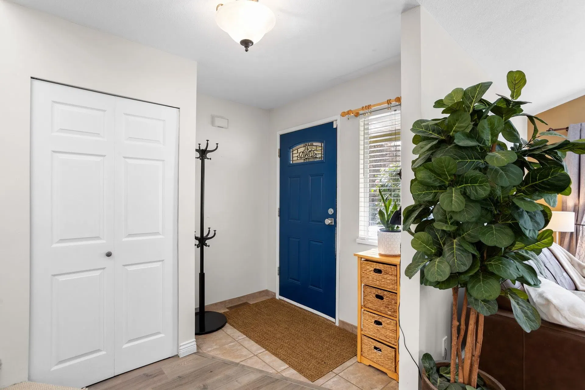 Photo 4 of 26 at 2983 Walton Avenue