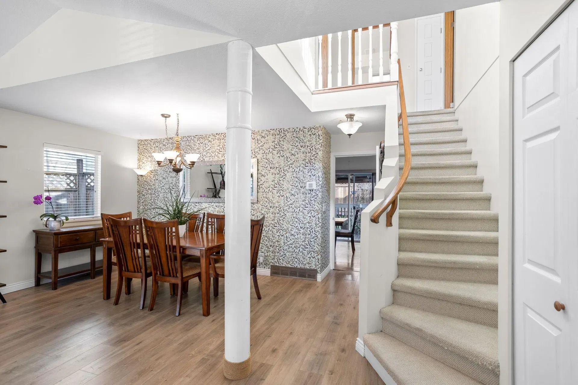Photo 5 of 26 at 2983 Walton Avenue