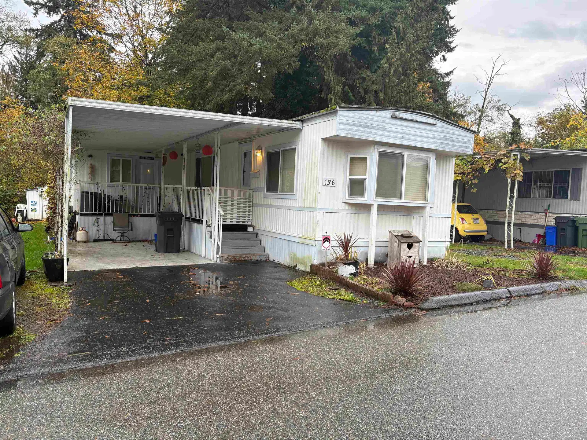 #136 – 7790 King George Boulevard