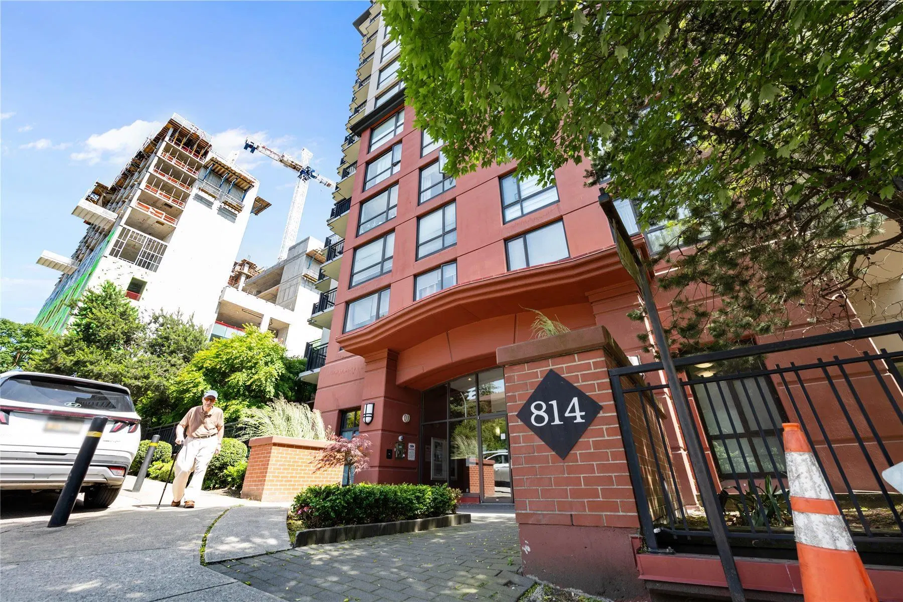 Photo 1 of 23 at #806 – 814 Royal Avenue