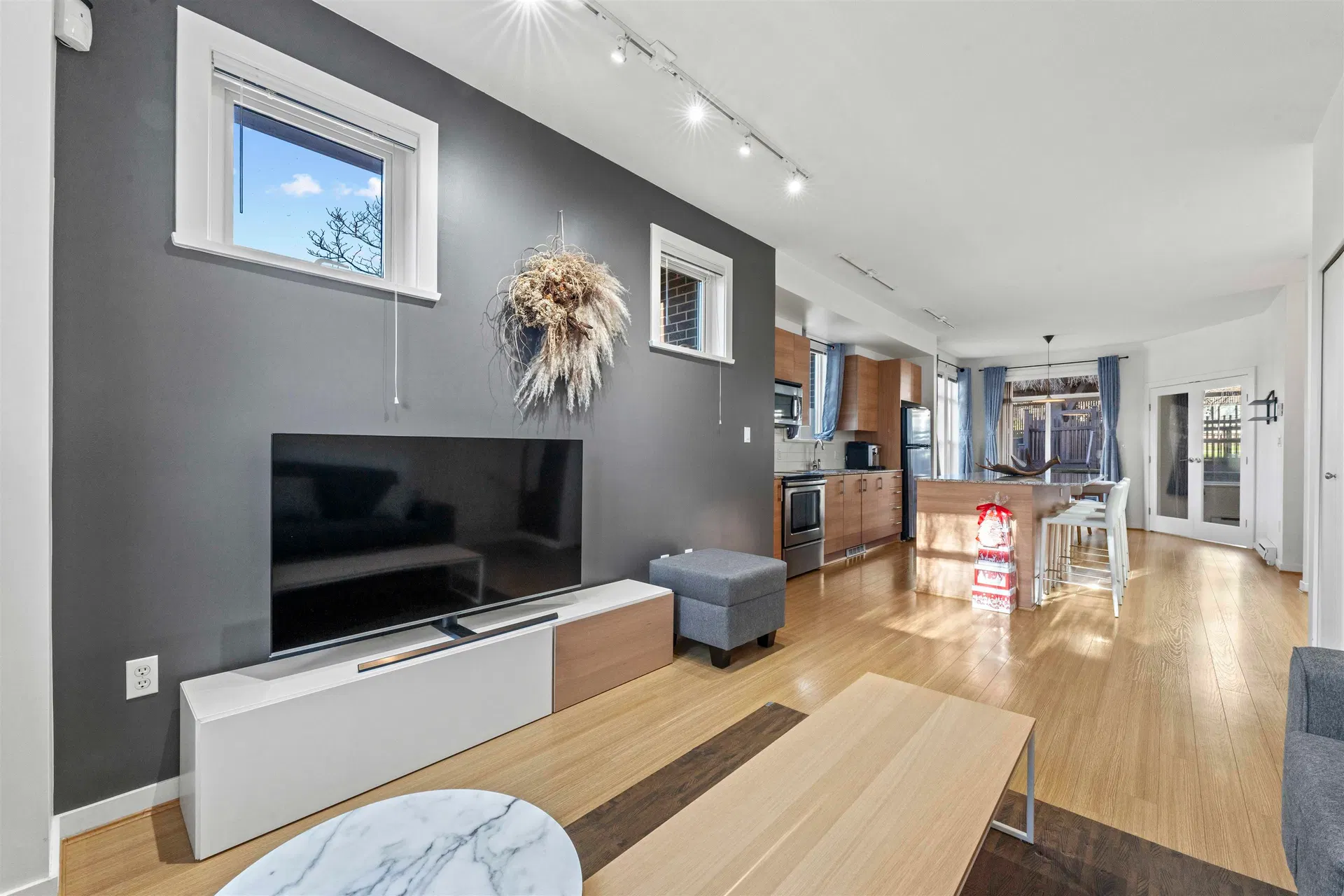 Photo 4 of 31 at #15 – 5771 Irmin Street
