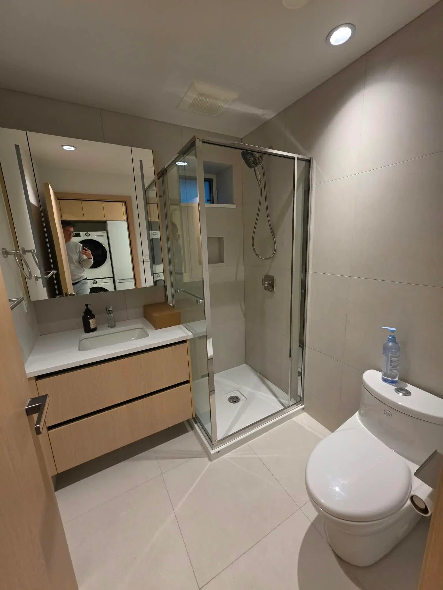 Photo 5 of 11 at one bedroom – xx W 63 Avenue