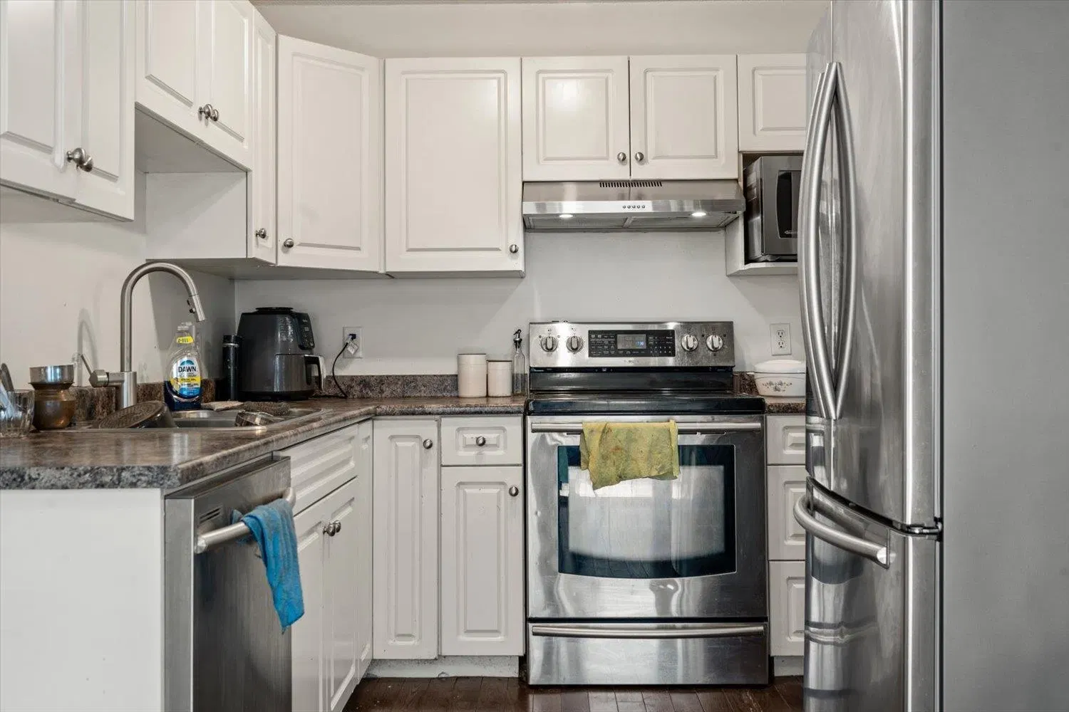 Photo 3 of 14 at #10 – 46260 Harford Street