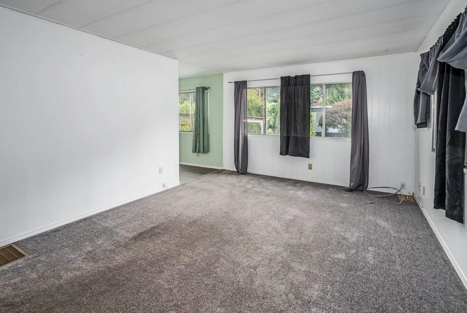 Photo 5 of 38 at #21 – 3031 200 Street