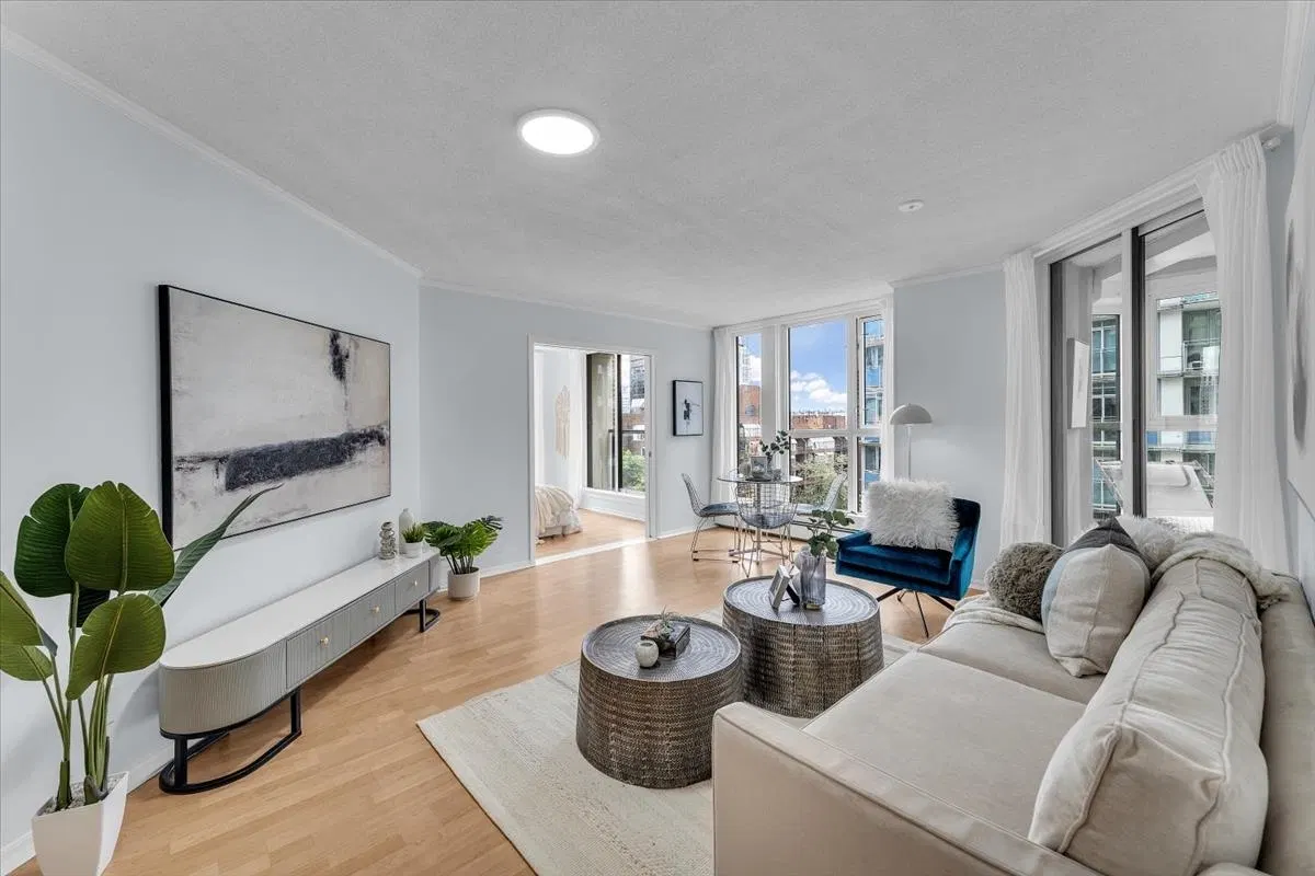 #701 – 1010 Burnaby Street
